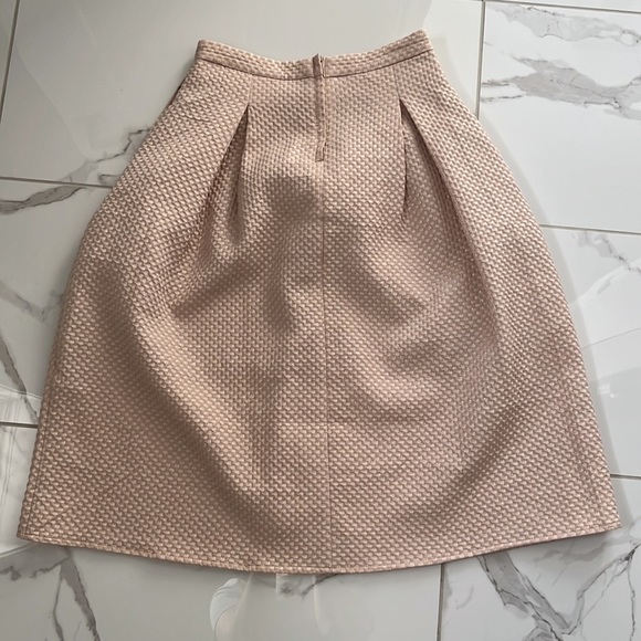 Peach and Gold Pleated A Line H&M midi skirt - Picture 2 of 4